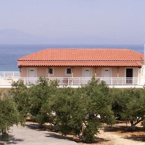 Kastro Beach Hotel